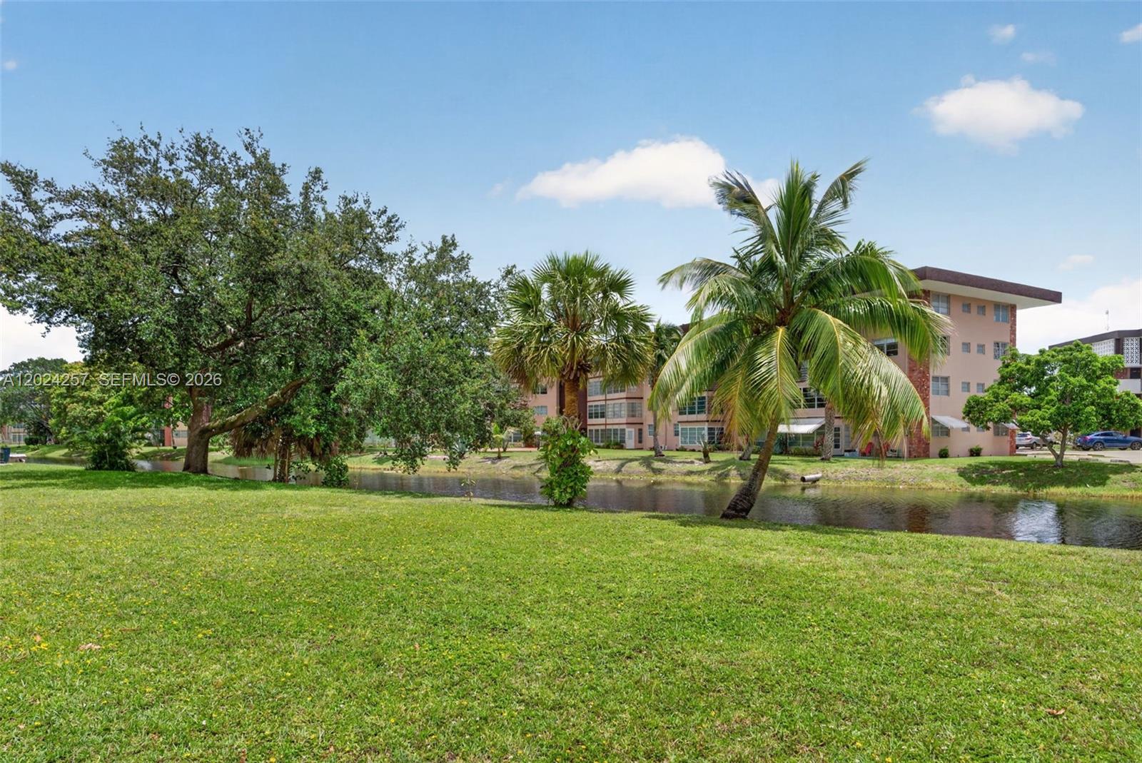 LAUDERDALE OAKS CONDO 4 - Residential