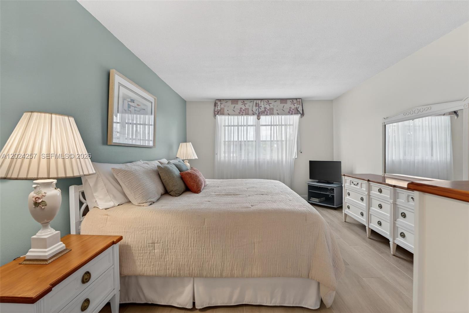 LAUDERDALE OAKS CONDO 4 - Residential