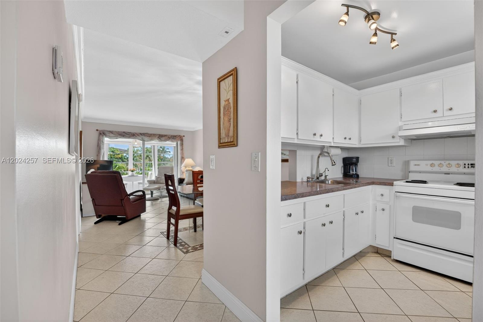 LAUDERDALE OAKS CONDO 4 - Residential