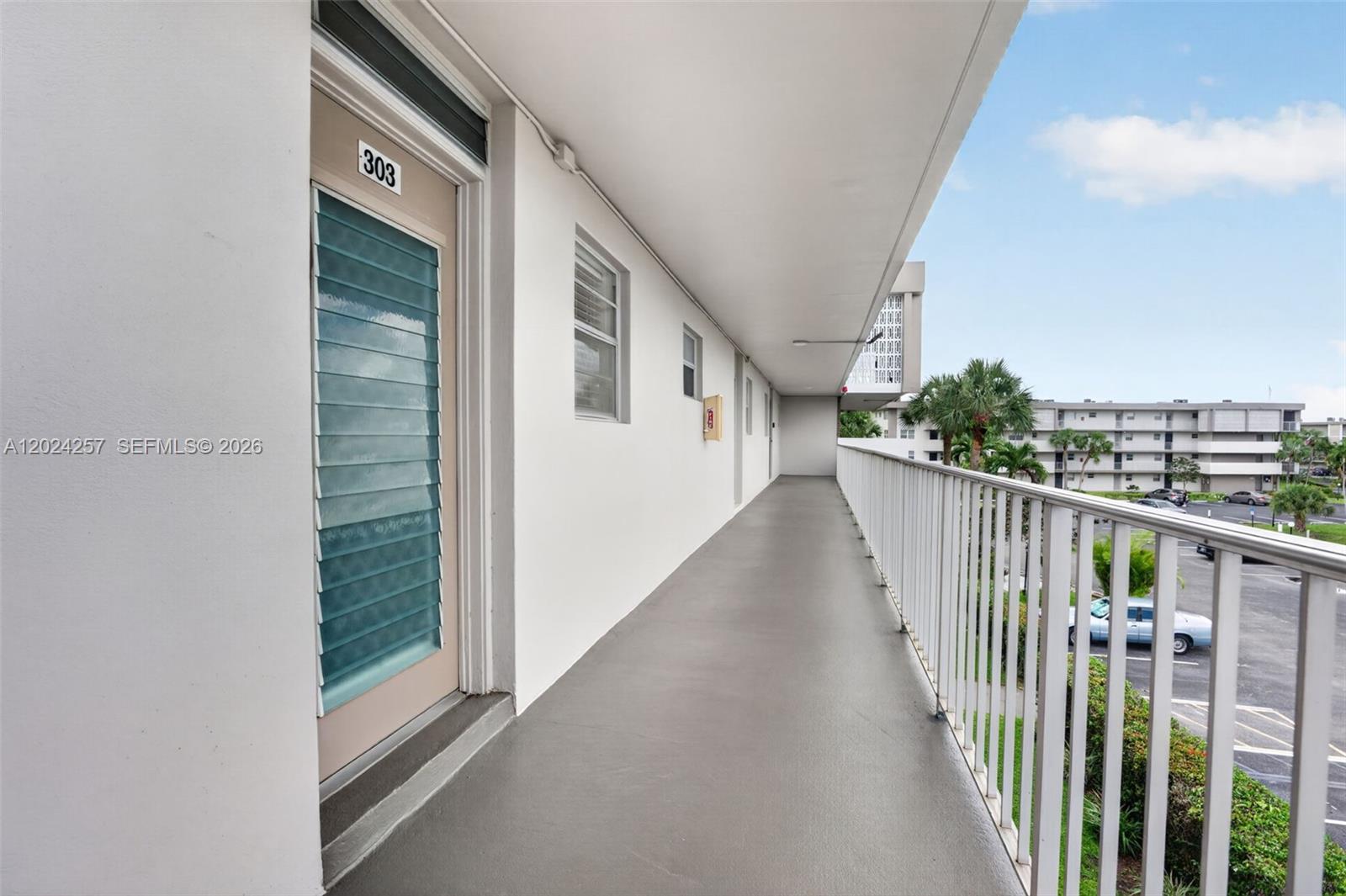 LAUDERDALE OAKS CONDO 4 - Residential