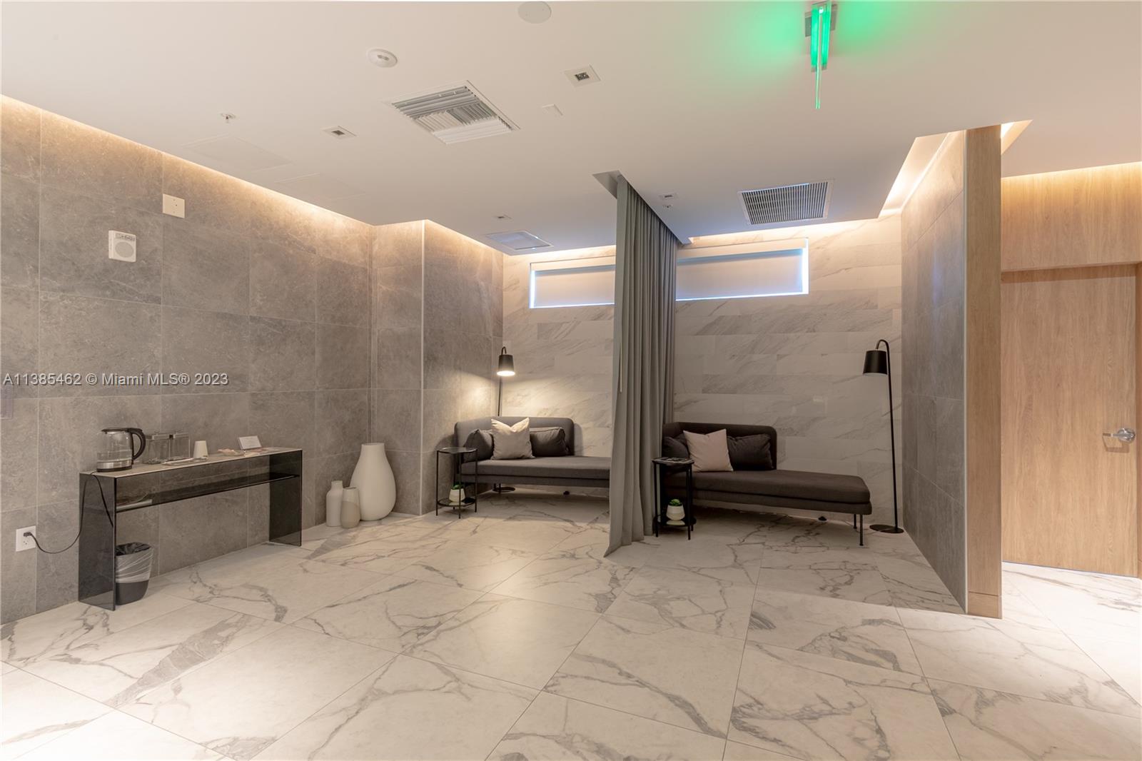 IVY CONDO - Residential Lease