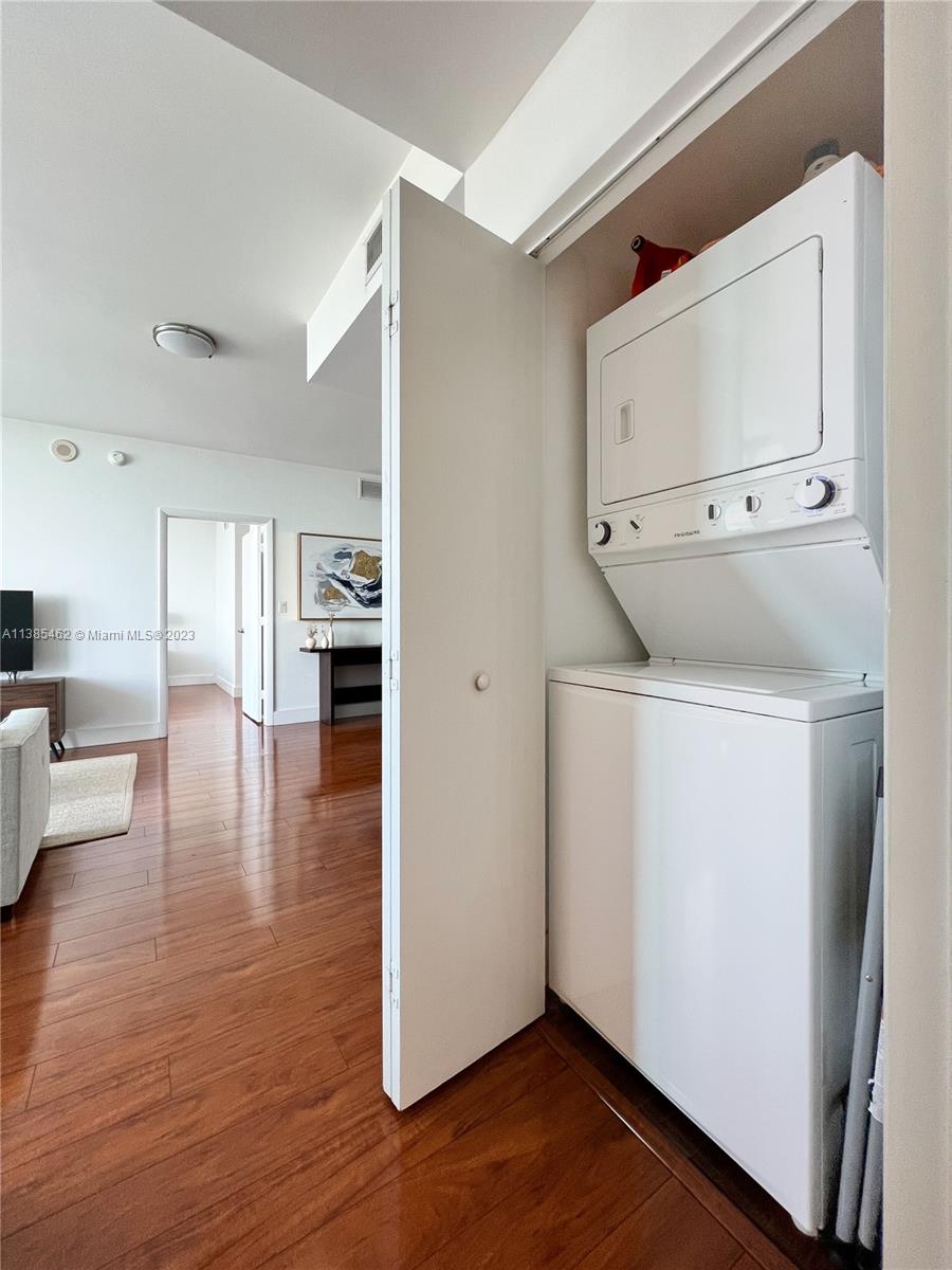 IVY CONDO - Residential Lease