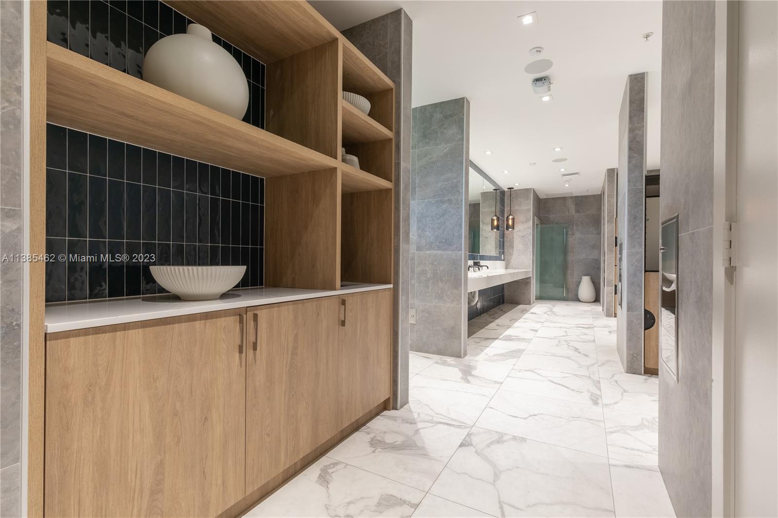 IVY CONDO - Residential Lease