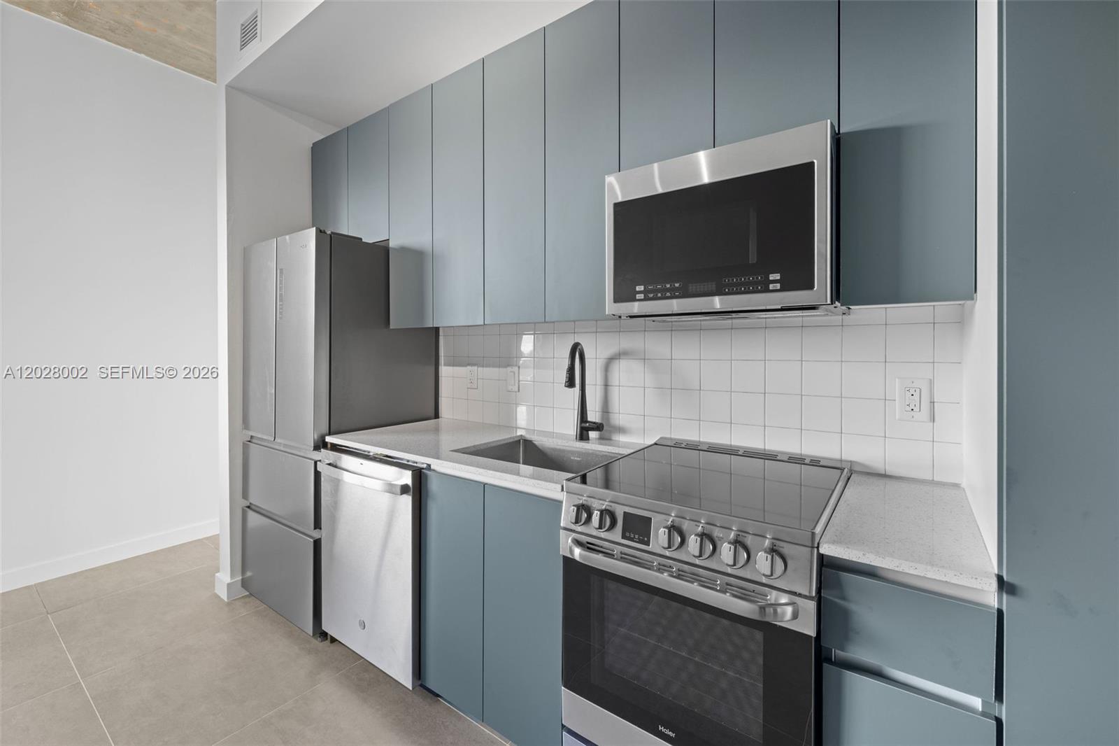 NORTHERN BLVD TRACK - Residential Lease