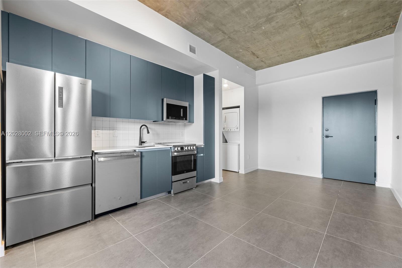 NORTHERN BLVD TRACK - Residential Lease