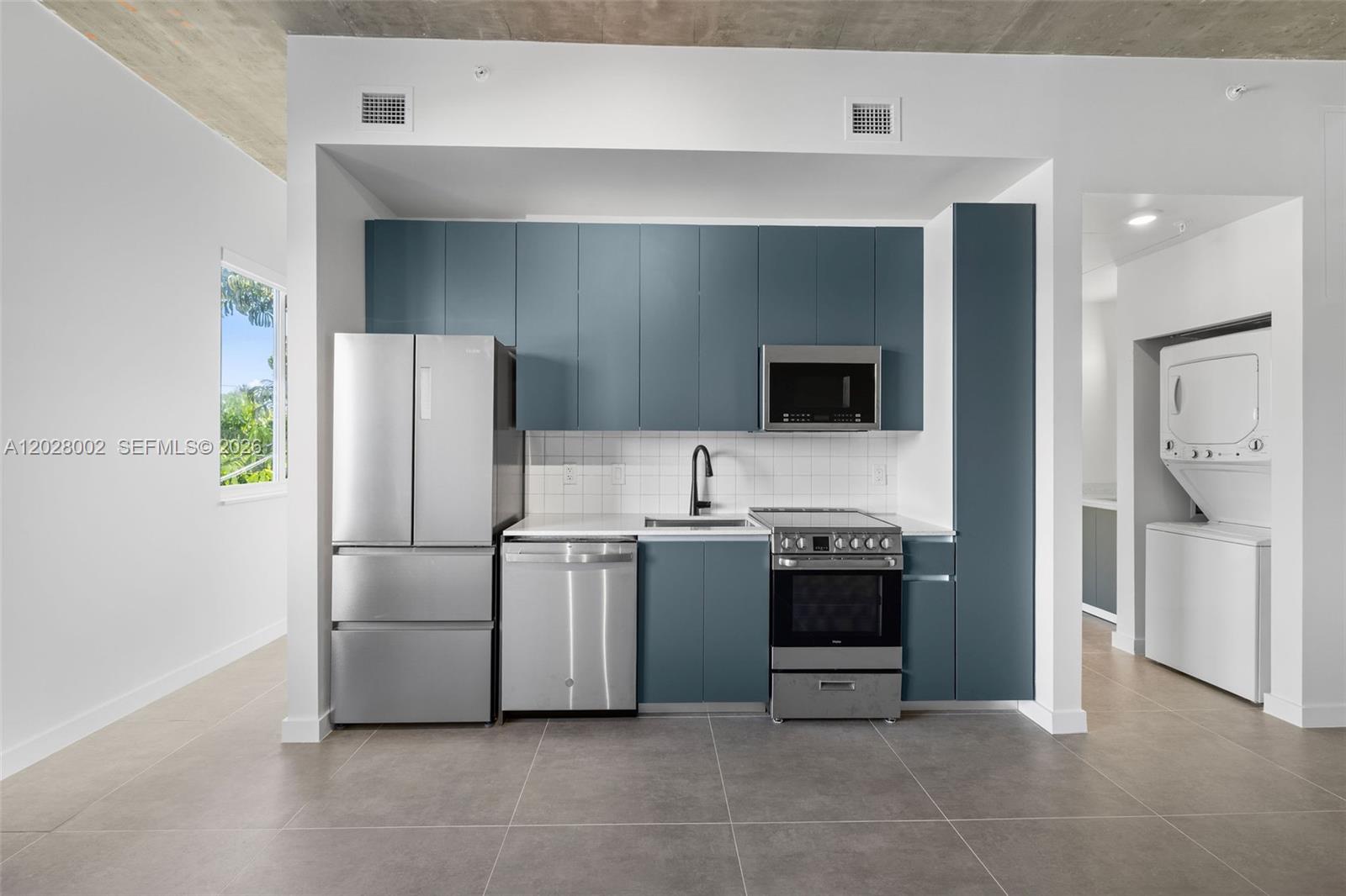 NORTHERN BLVD TRACK - Residential Lease