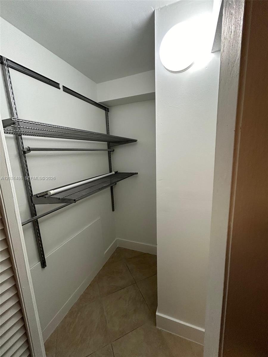 GROVES EDGE CONDO - Residential Lease