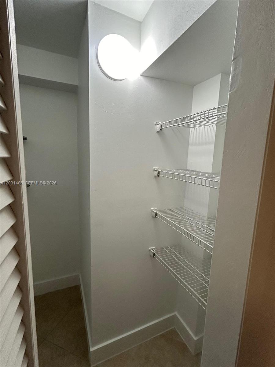 GROVES EDGE CONDO - Residential Lease