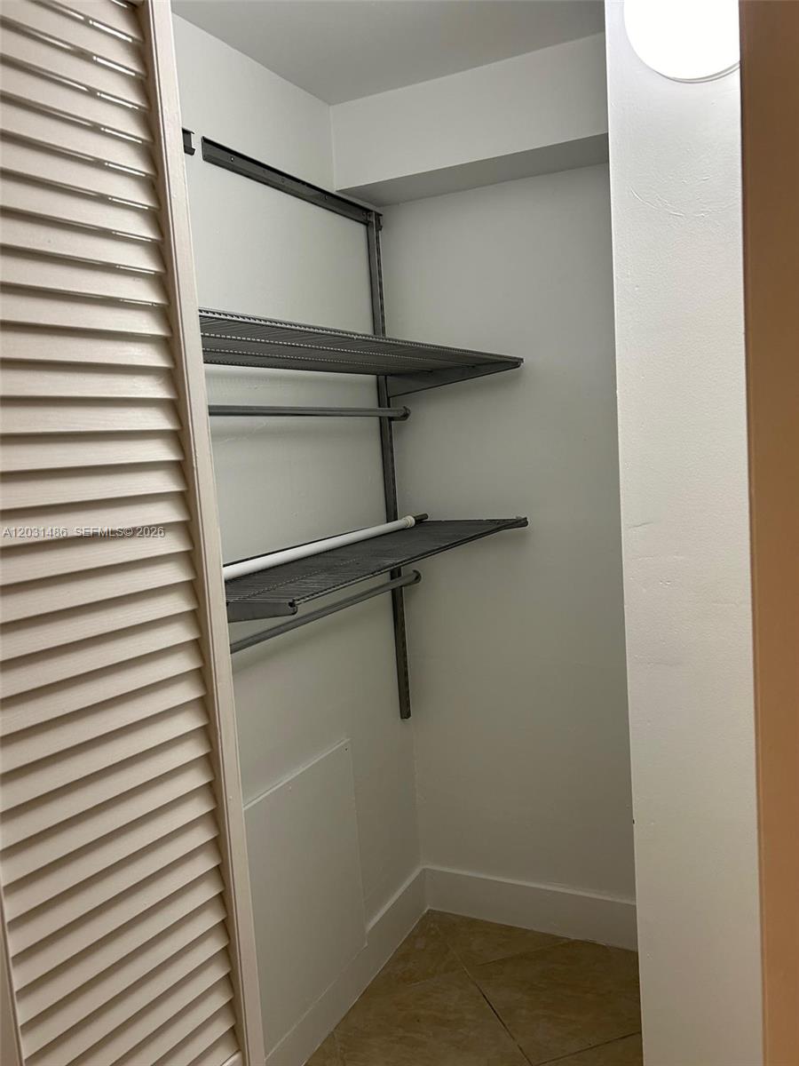 GROVES EDGE CONDO - Residential Lease