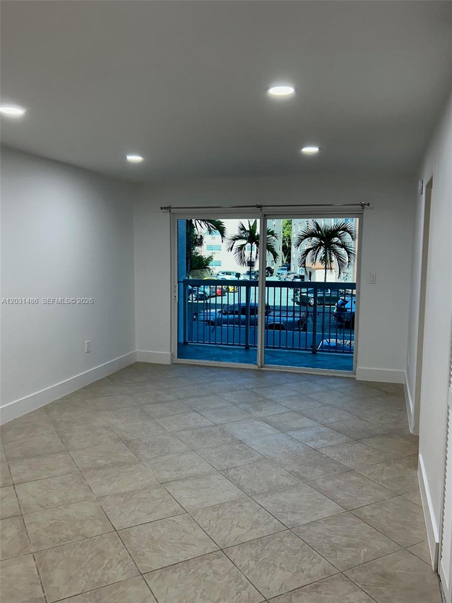 GROVES EDGE CONDO - Residential Lease