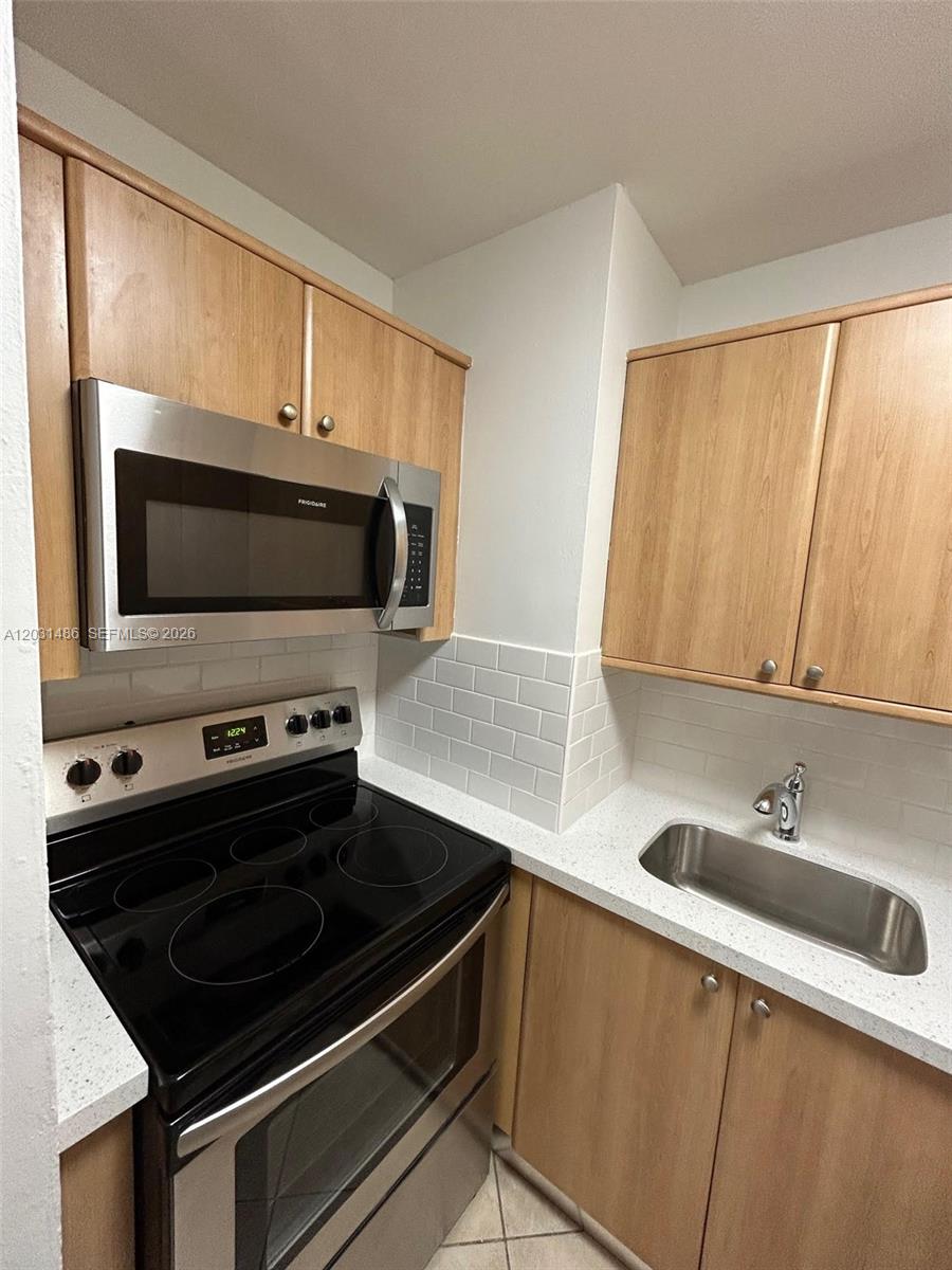 GROVES EDGE CONDO - Residential Lease