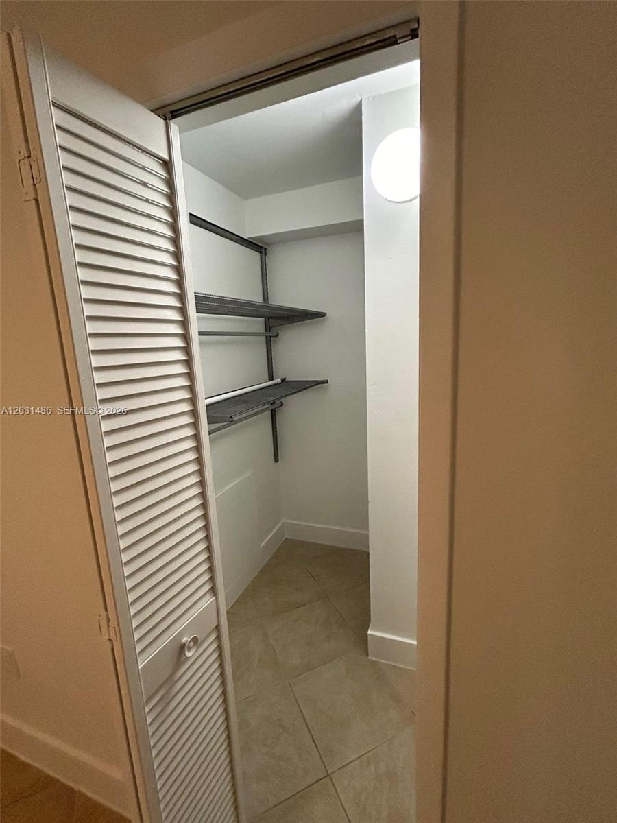 GROVES EDGE CONDO - Residential Lease