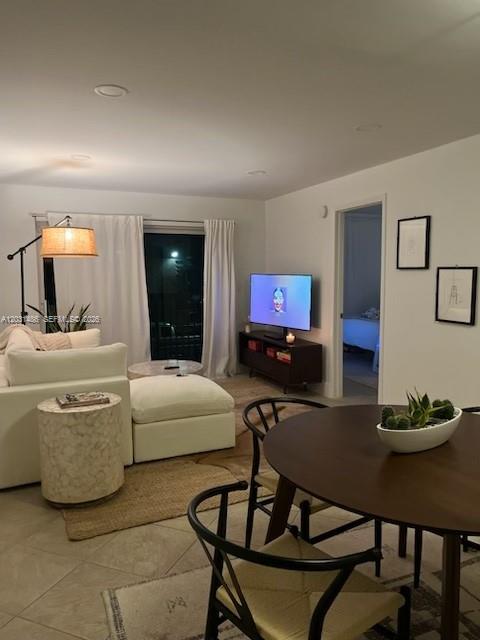LOCATION! LOCATION! This apartment is situated in the heart of Coconut Grove in an excellent neighborhood. The spacious 2th-floor unit features 1 bedroom and 1 bathroom, with washer and dryer in the apartment. Just blocks away from some of Coconut Grove's hippest spots, and also very close to public transportation. Just minutes away from Brickell, downtown Coral Gables, even Wynwood and Design District, Miami Beach and University of MIAMI. Don't miss out on this opportunity to live in one of Miami's most affluent areas.