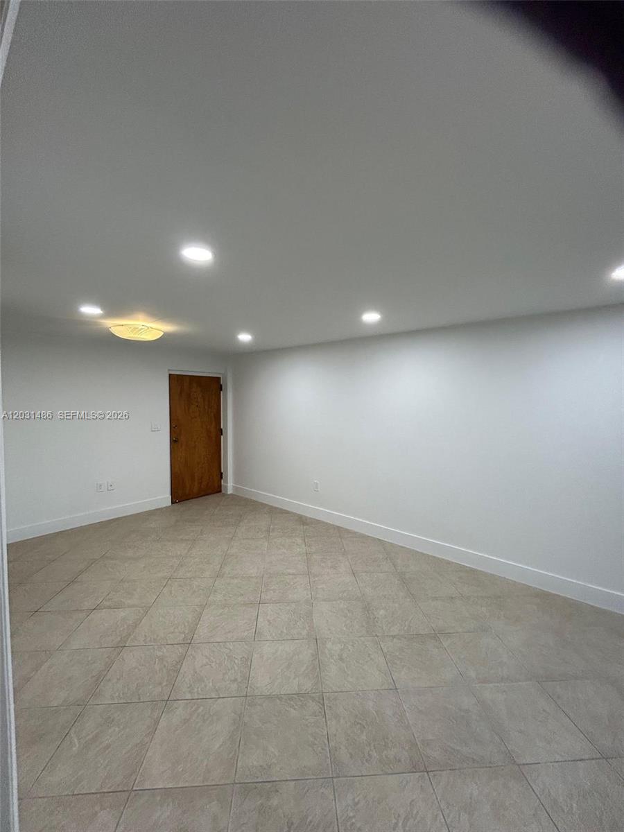 GROVES EDGE CONDO - Residential Lease