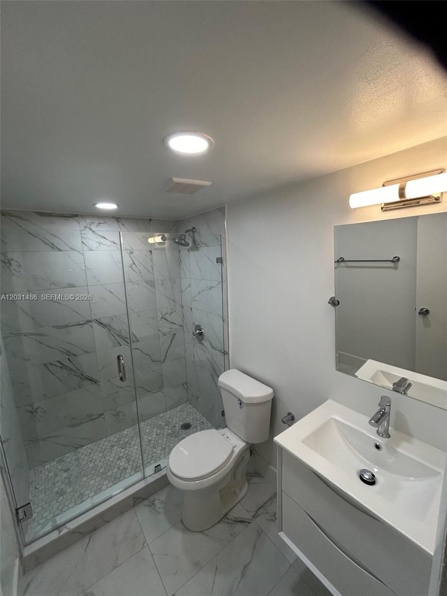 GROVES EDGE CONDO - Residential Lease