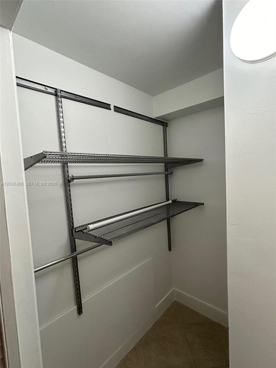 GROVES EDGE CONDO - Residential Lease