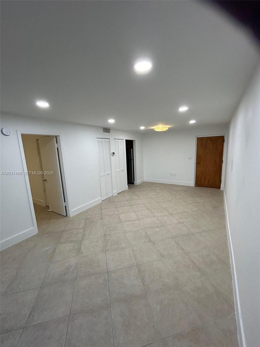 GROVES EDGE CONDO - Residential Lease