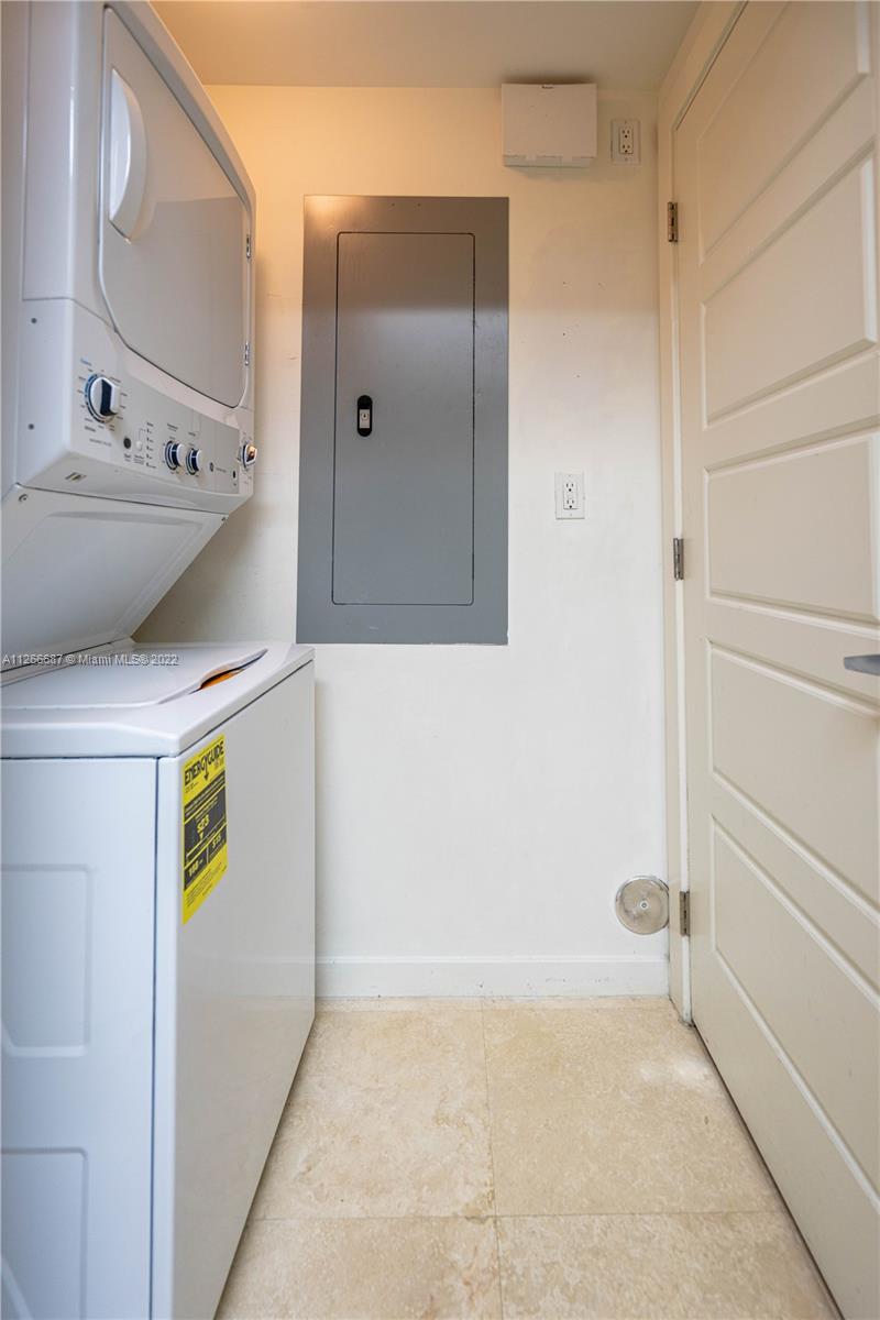 CORAL GABLES SEC K - Residential Lease