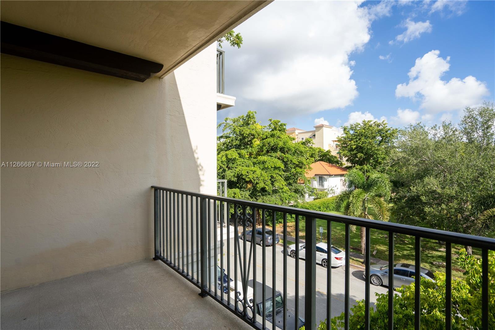 CORAL GABLES SEC K - Residential Lease
