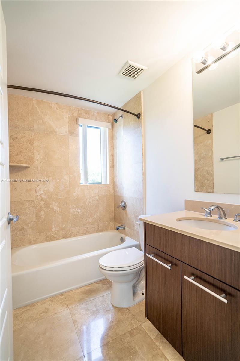 CORAL GABLES SEC K - Residential Lease