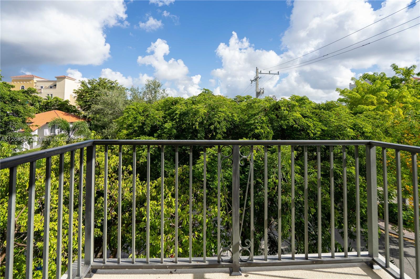 CORAL GABLES SEC K - Residential Lease