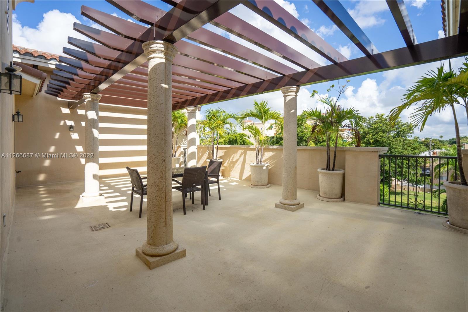 CORAL GABLES SEC K - Residential Lease