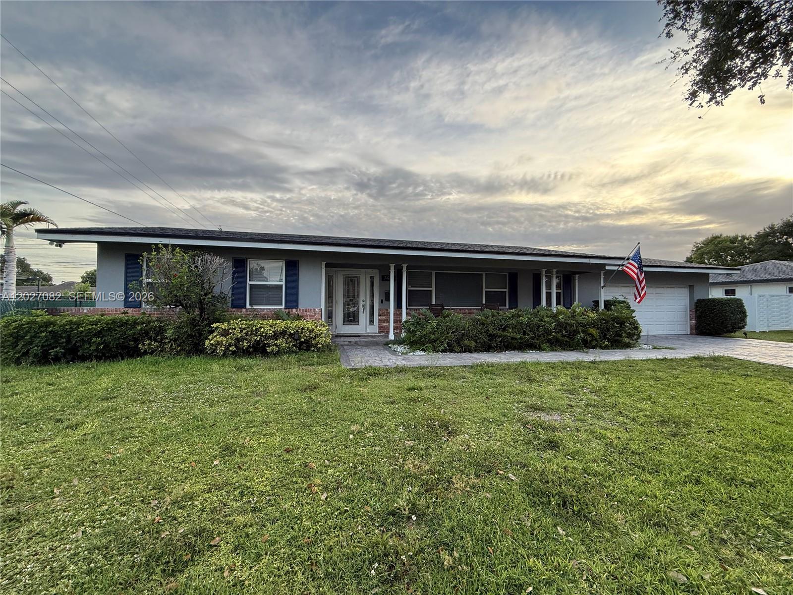 Wonderful opportunity to buy a beautiful pool home on .27 acres, with a 1 year old roof in Plantation Secluded Gardens!