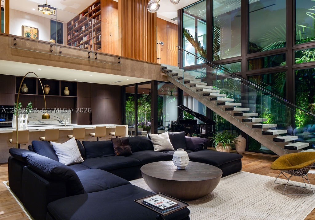 PINECREST MANOR - Residential