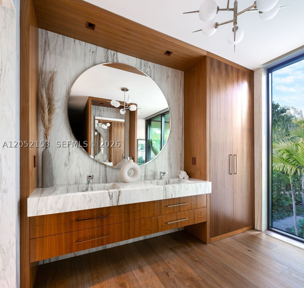 PINECREST MANOR - Residential
