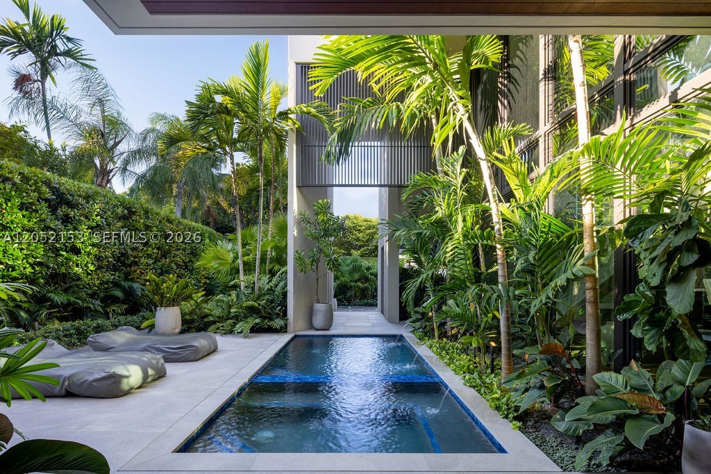 PINECREST MANOR - Residential
