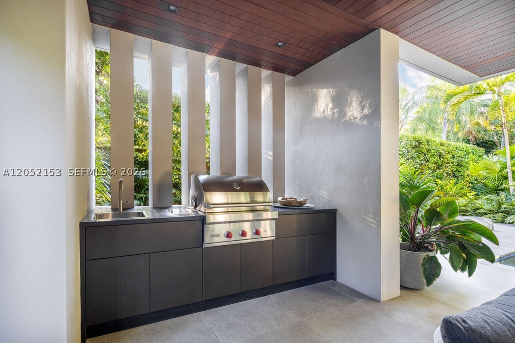 PINECREST MANOR - Residential