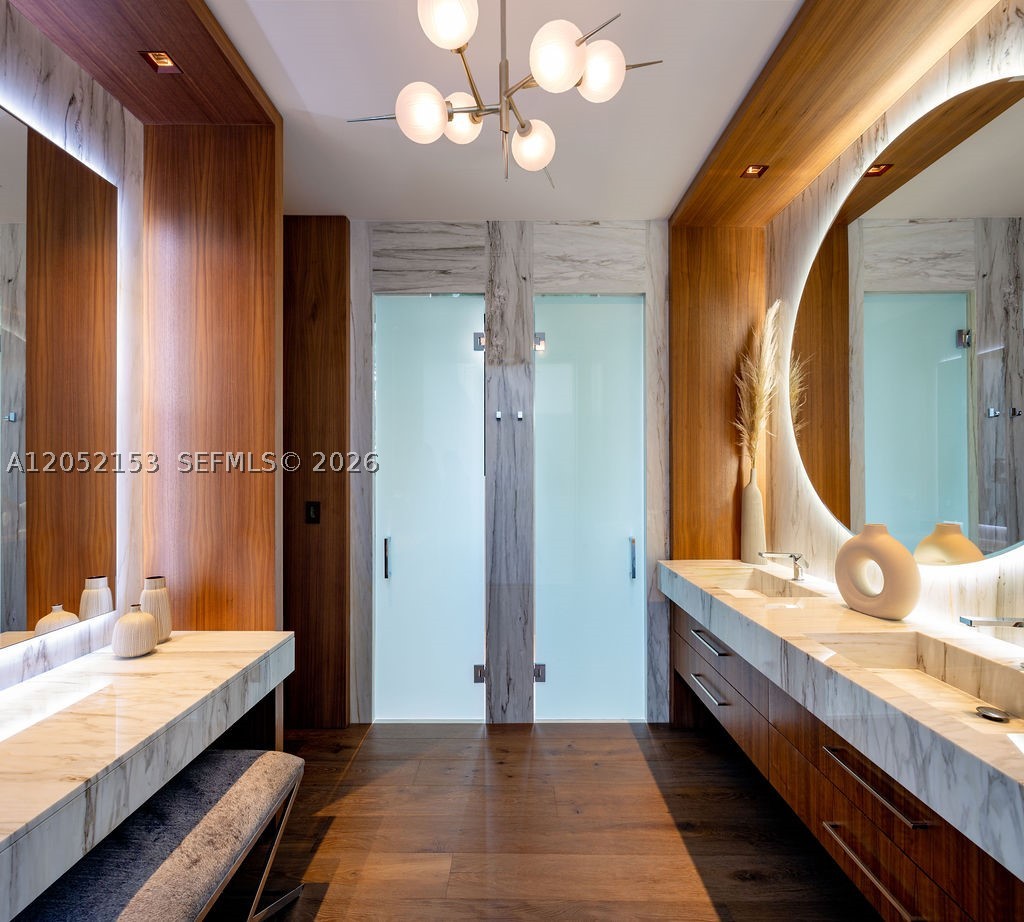 PINECREST MANOR - Residential