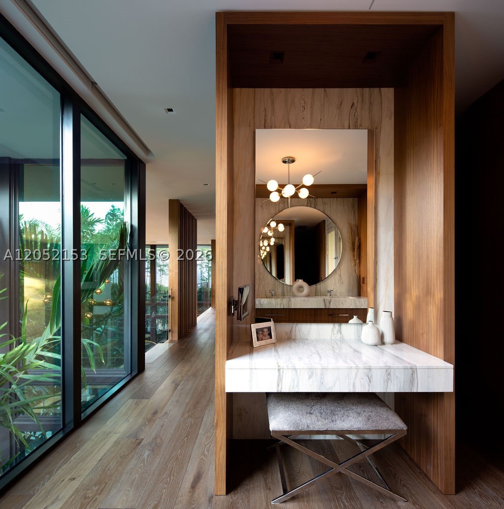 PINECREST MANOR - Residential