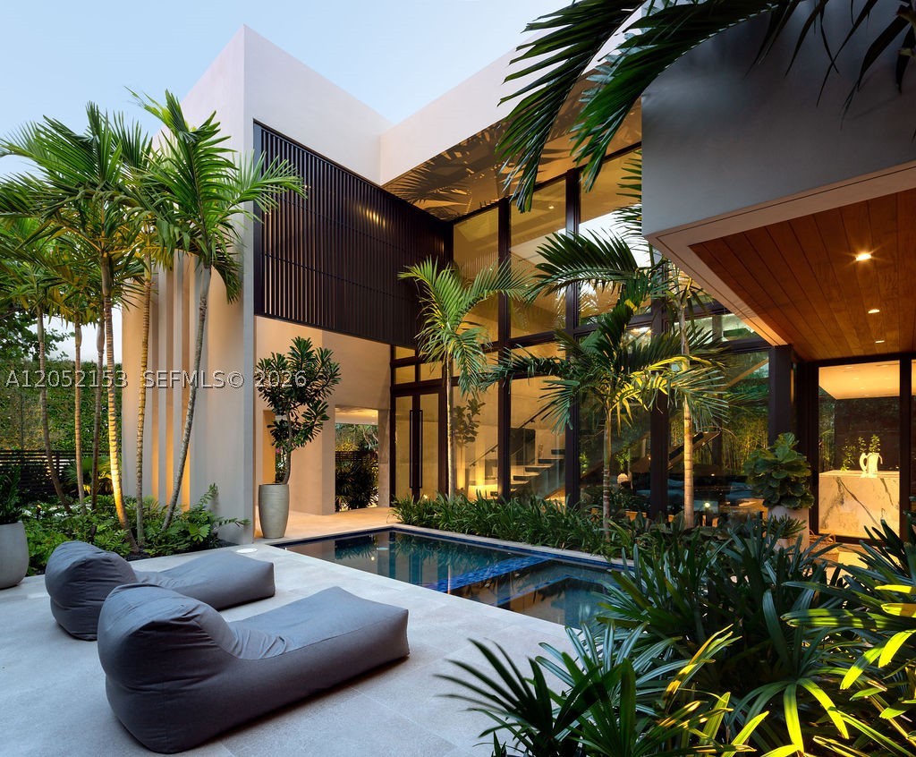 PINECREST MANOR - Residential