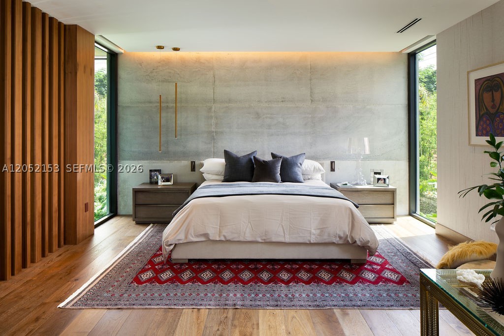 PINECREST MANOR - Residential