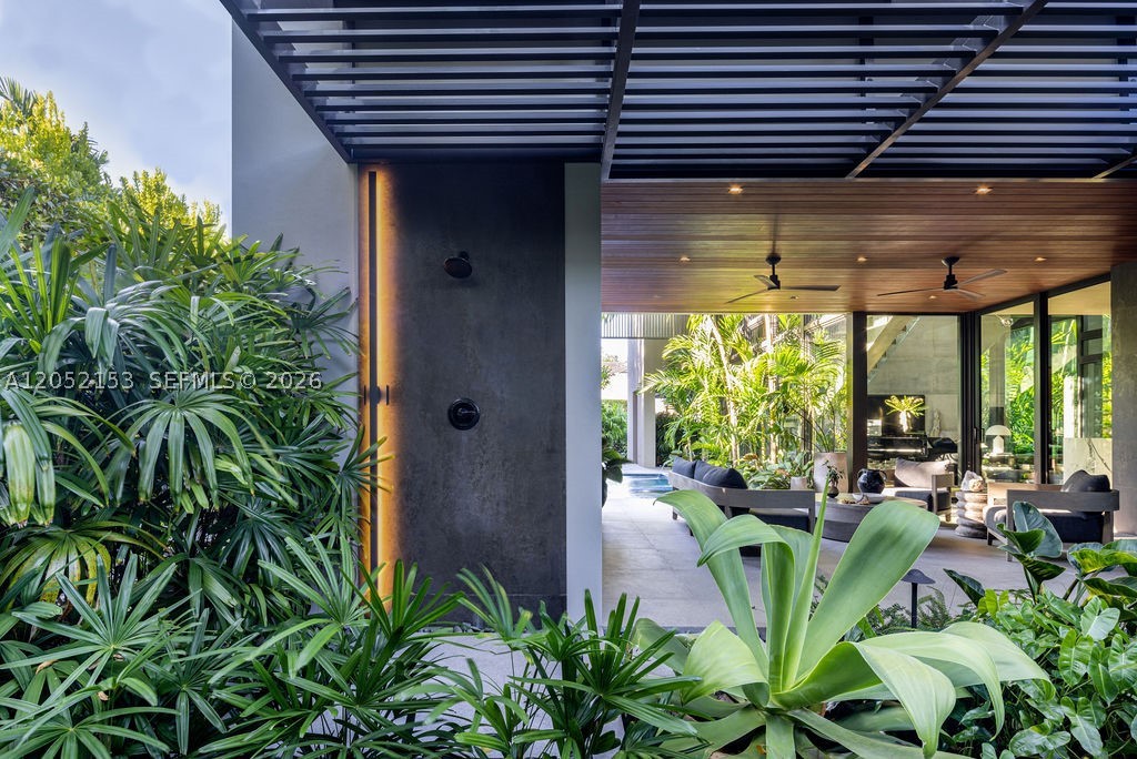 PINECREST MANOR - Residential
