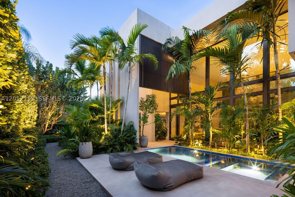PINECREST MANOR - Residential