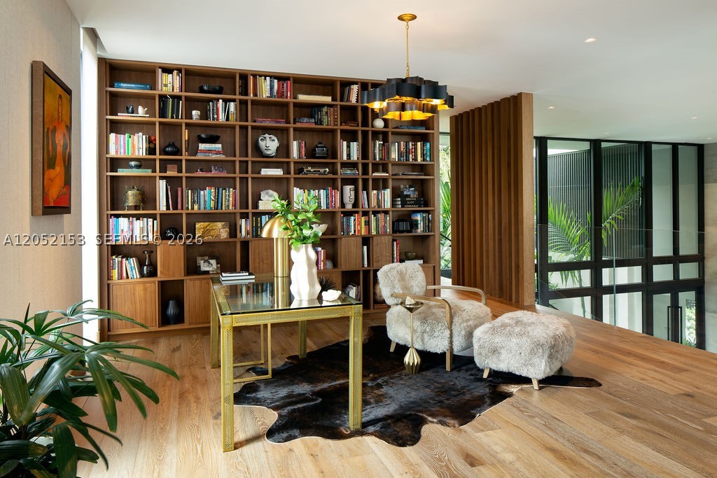 PINECREST MANOR - Residential