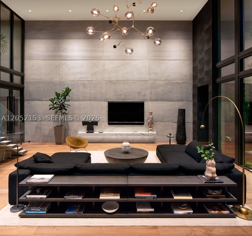 PINECREST MANOR - Residential