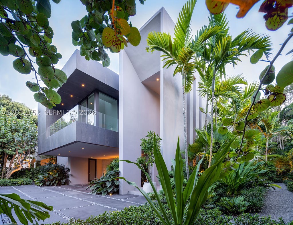 PINECREST MANOR - Residential