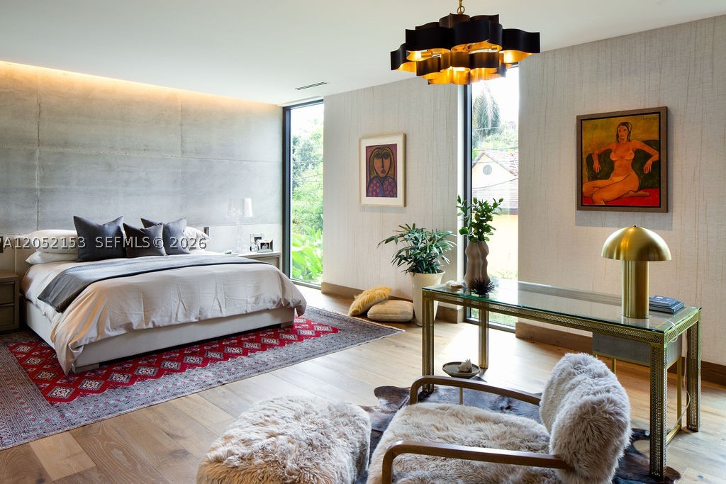 PINECREST MANOR - Residential