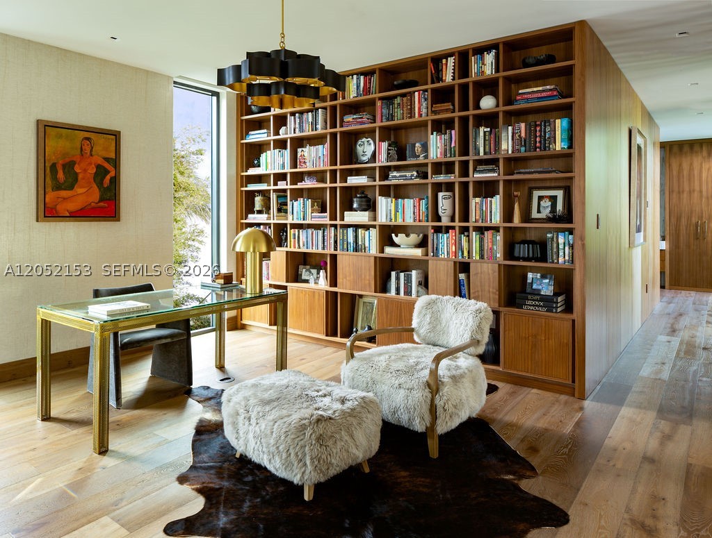 PINECREST MANOR - Residential