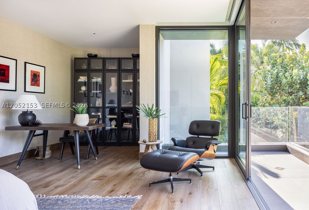 PINECREST MANOR - Residential