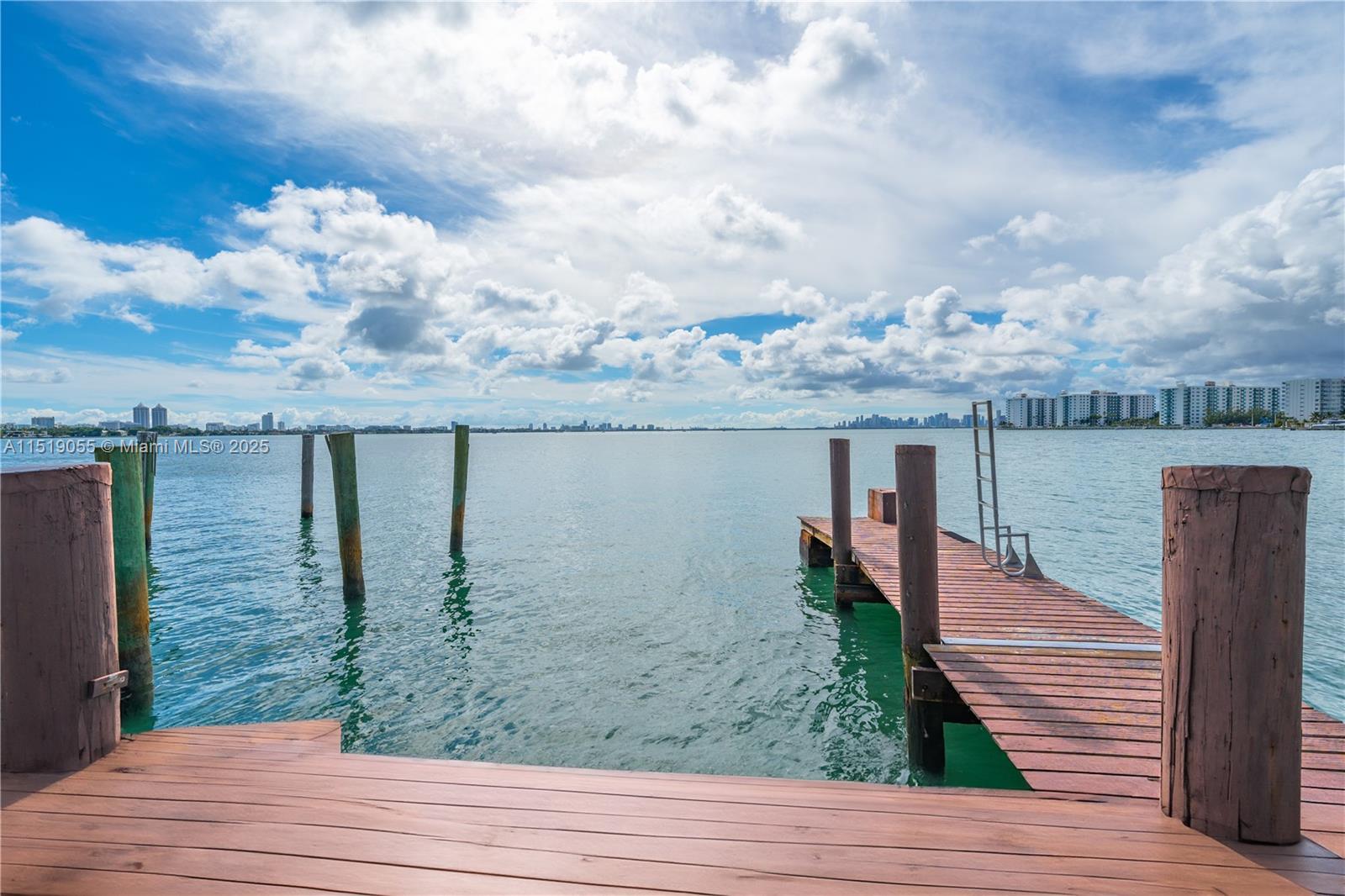 ISLE OF NORMANDY MIAMI VI - Land