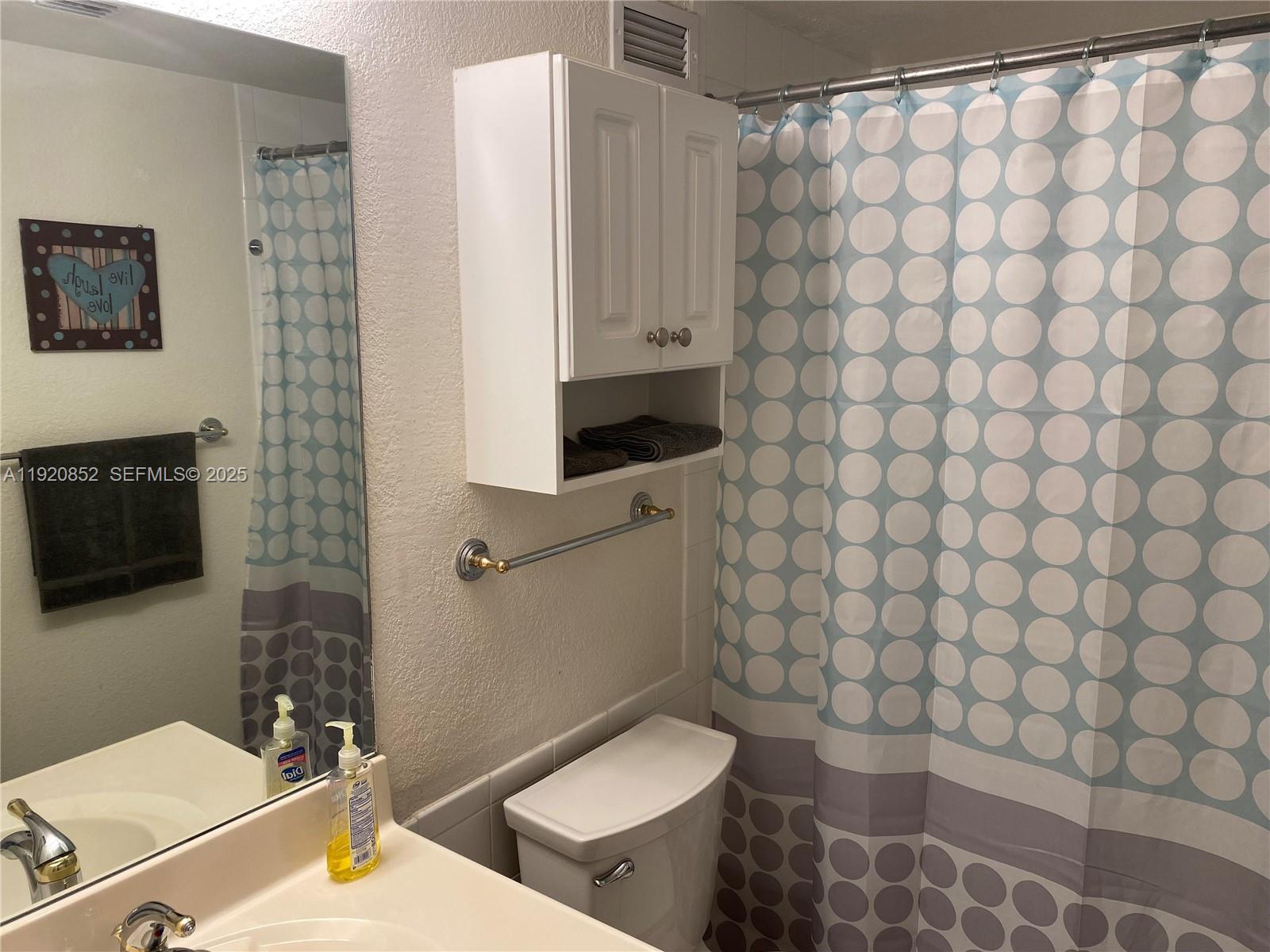WAVE CONDO - Residential
