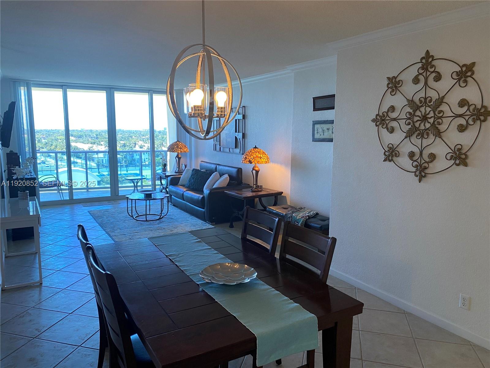 WAVE CONDO - Residential