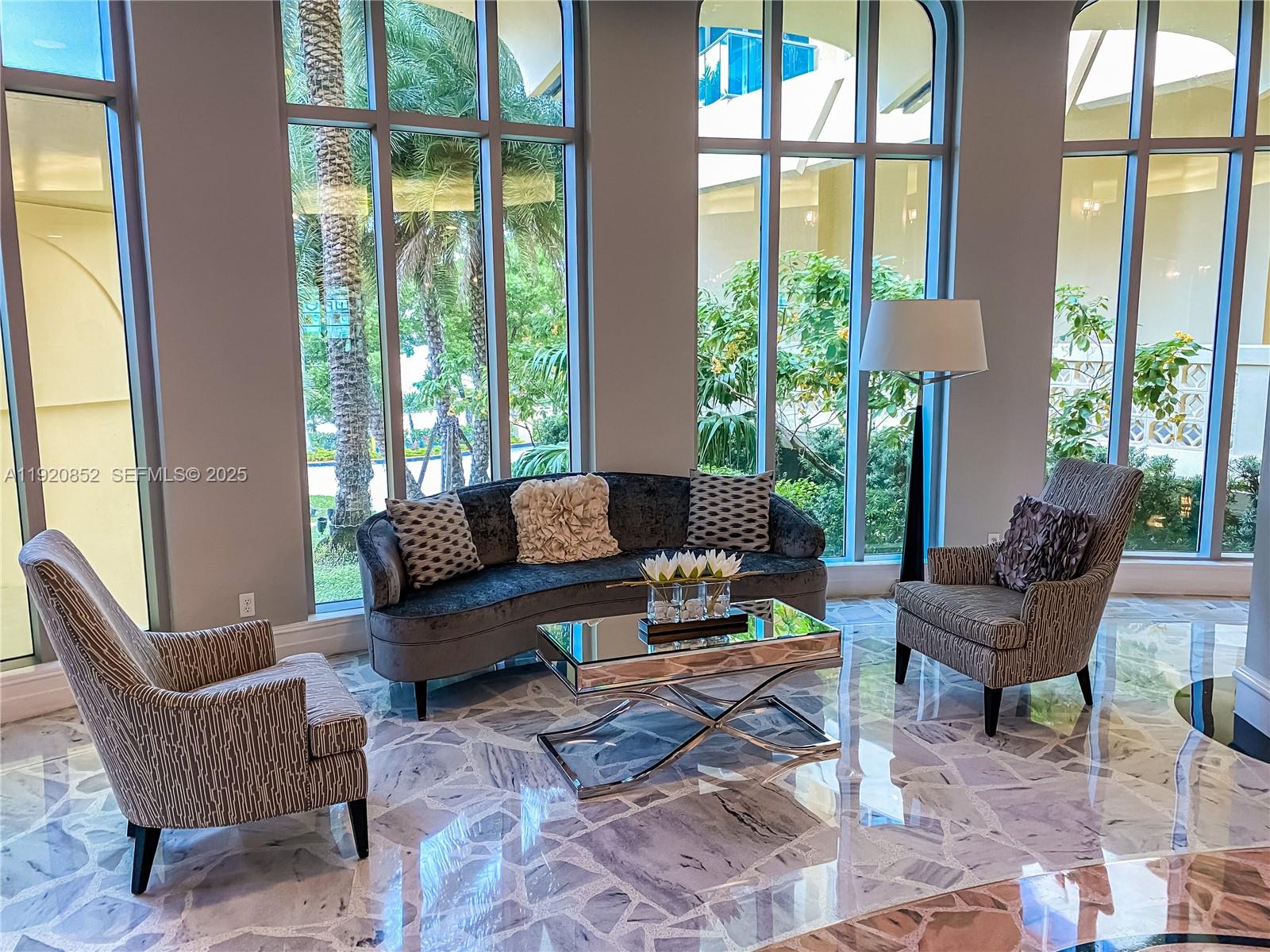 WAVE CONDO - Residential