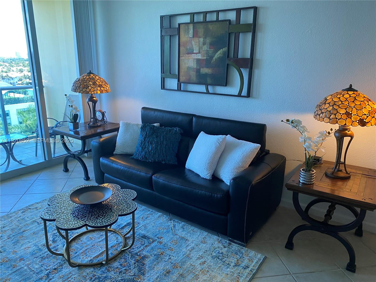 WAVE CONDO - Residential