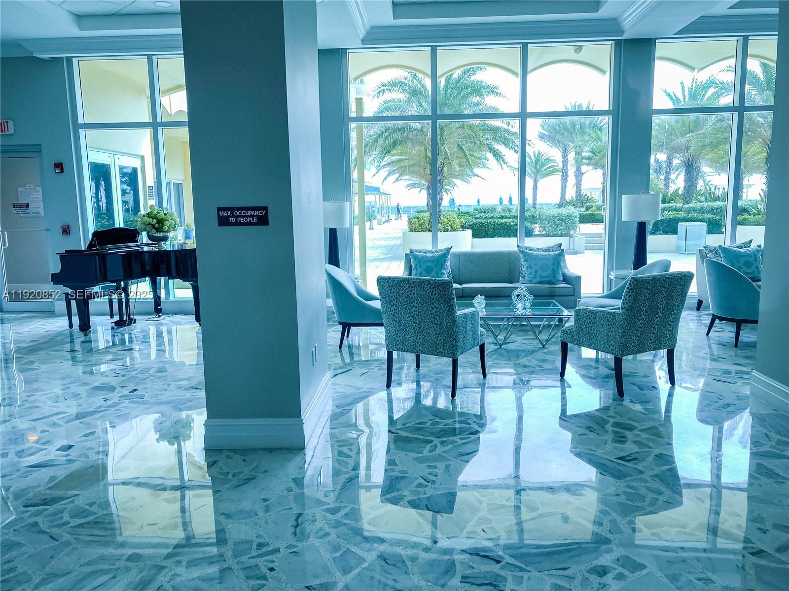 WAVE CONDO - Residential