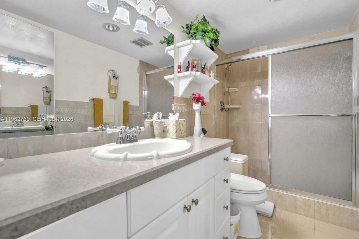 MANORS OF INVERRARY I-5 - Residential